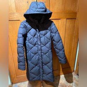 The North Face - Women’s - Size Small - Black Parka